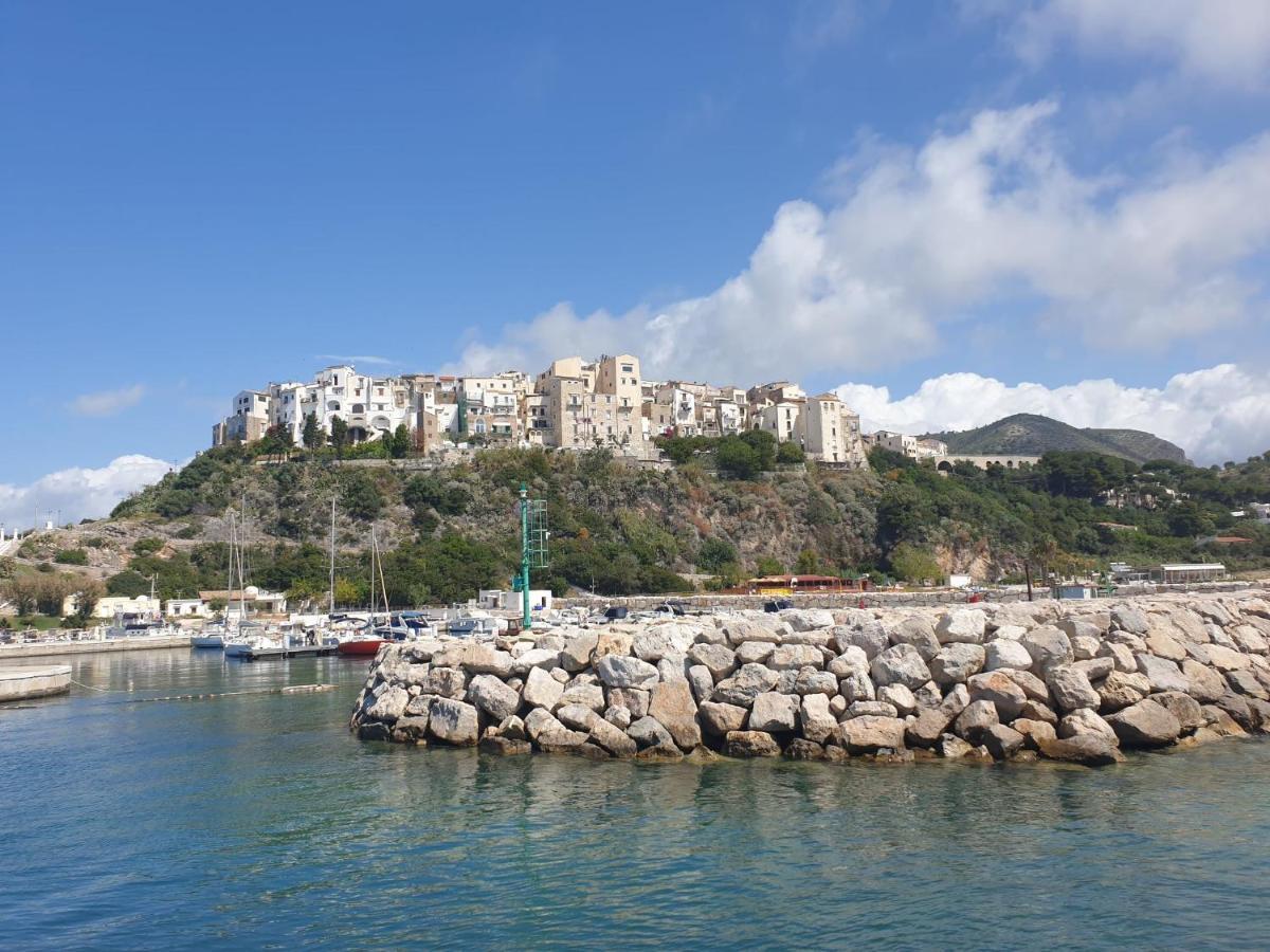 Villa Cecilia Sul Lago Fronte Mare Сперлонга Екстериор снимка