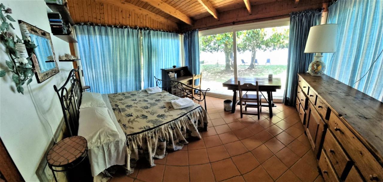 Villa Cecilia Sul Lago Fronte Mare Сперлонга Екстериор снимка