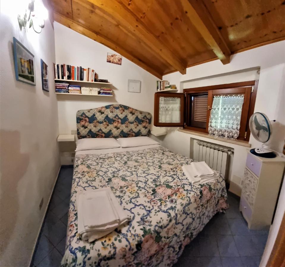 Villa Cecilia Sul Lago Fronte Mare Сперлонга Екстериор снимка