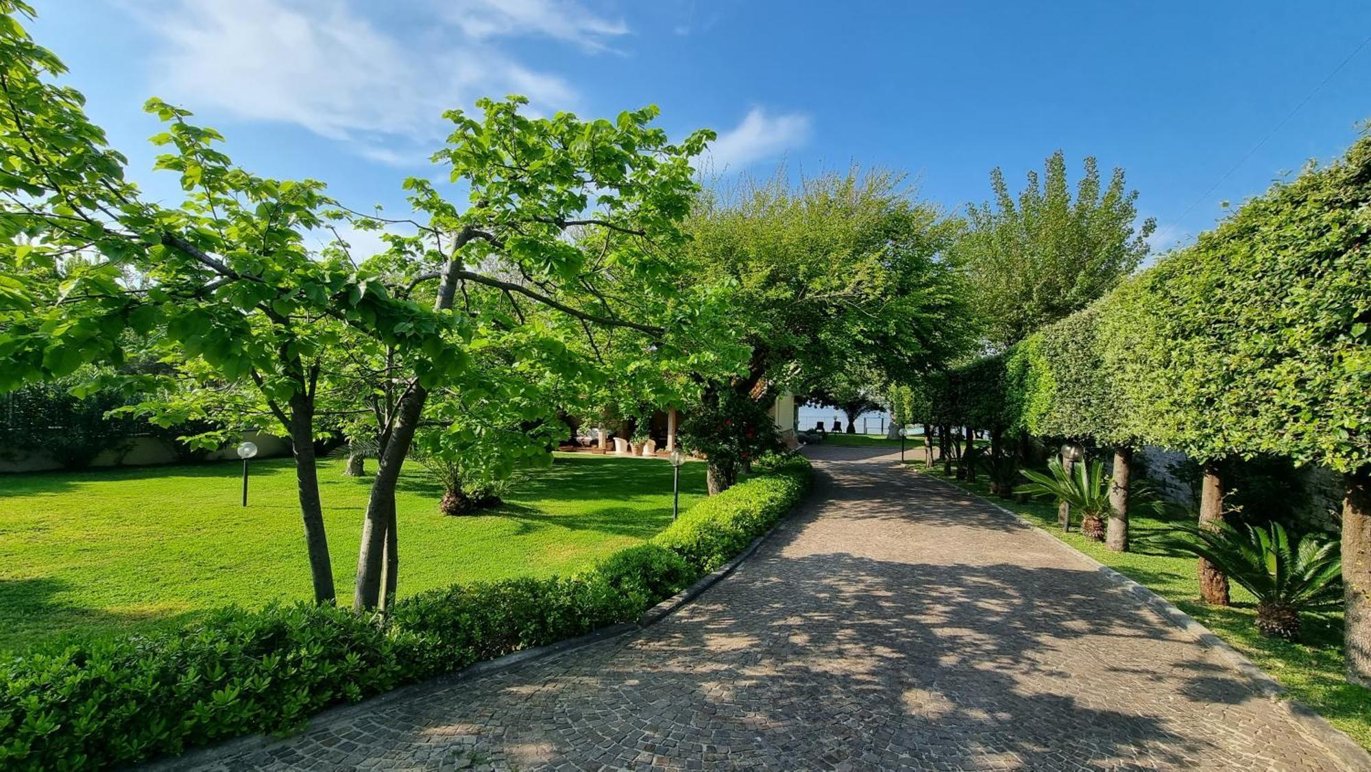 Villa Cecilia Sul Lago Fronte Mare Сперлонга Екстериор снимка