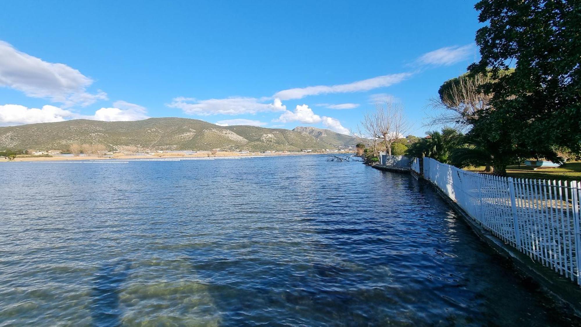 Villa Cecilia Sul Lago Fronte Mare Сперлонга Екстериор снимка