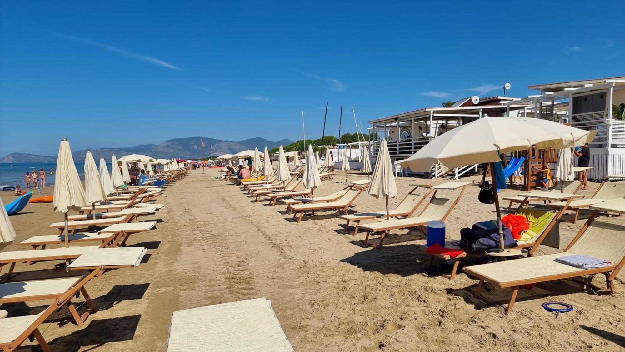 Villa Cecilia Sul Lago Fronte Mare Сперлонга Екстериор снимка