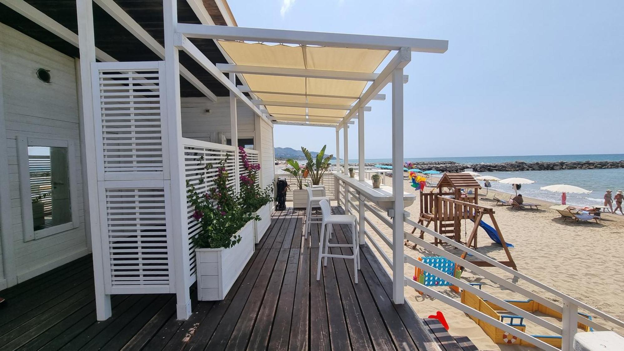 Villa Cecilia Sul Lago Fronte Mare Сперлонга Екстериор снимка