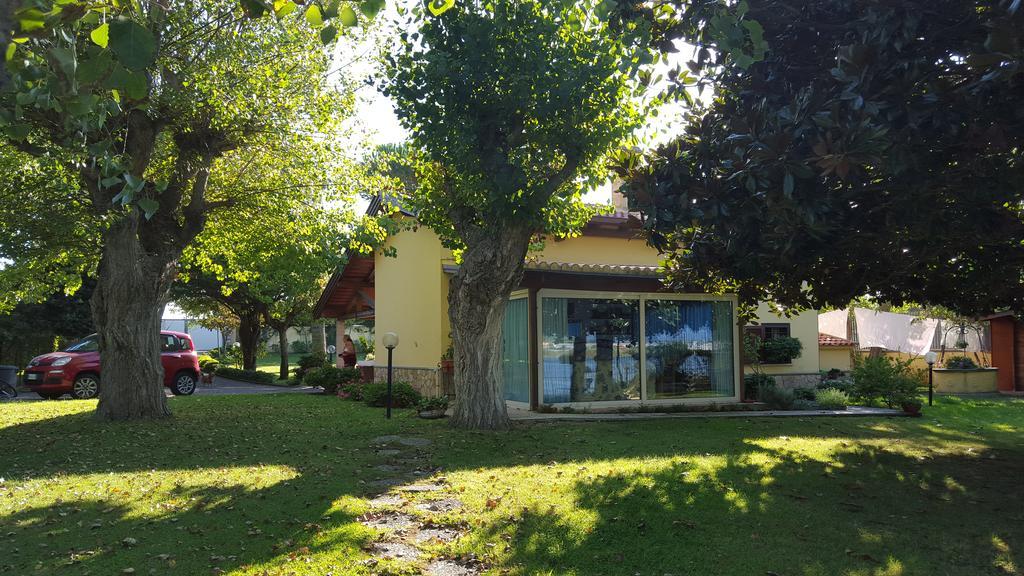 Villa Cecilia Sul Lago Fronte Mare Сперлонга Екстериор снимка
